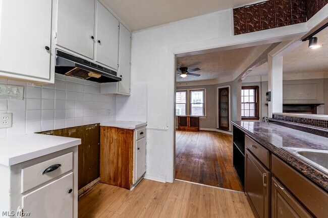 Building Photo - 18405 Newell Rd