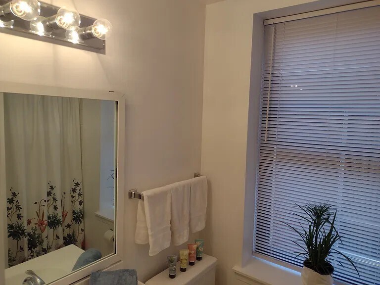 Building Photo - 1307 N Clayton St