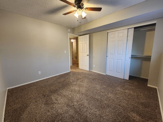 Building Photo - Huge 3 Bed 2 Bath Home With Patio, Deck, a...