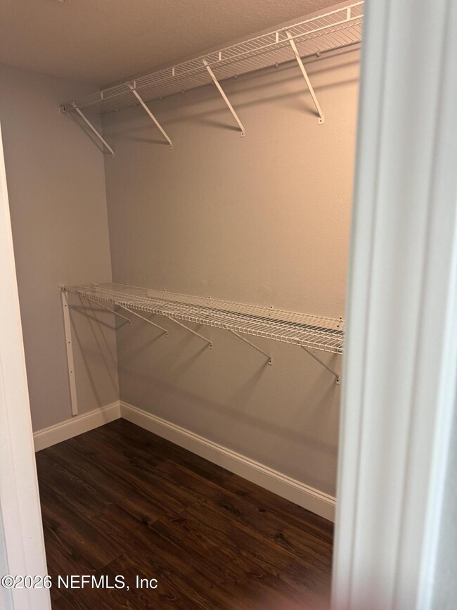 Building Photo - 7990 Baymeadows Cir E