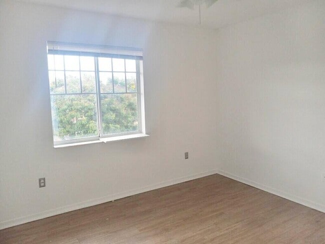 Building Photo - 6450 Emerald Dunes Dr