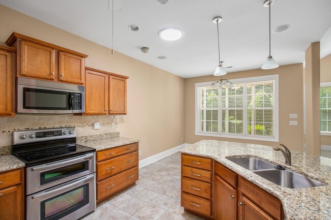 Building Photo - One Level Townhome