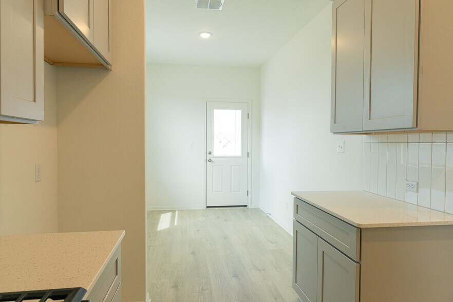 Building Photo - 388 Glocken Ln