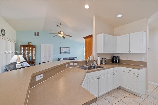 Building Photo - 1205 SW 29th Terrace