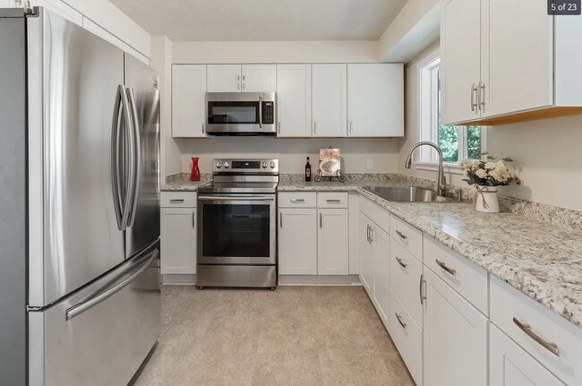 Building Photo - 271 Jennings St