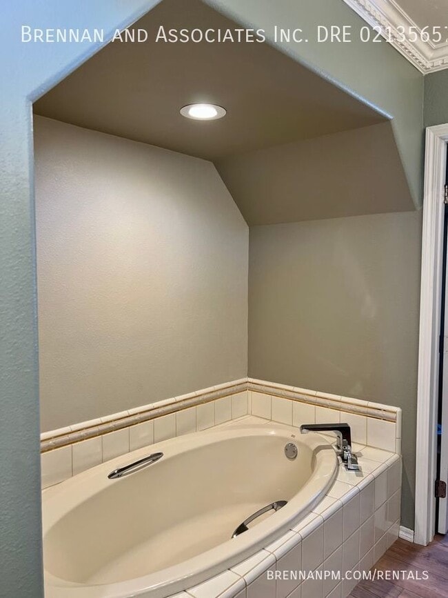 Building Photo - 5775 Sprinter Ln