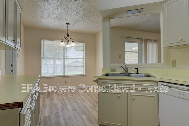 Building Photo - 641 Richfield Dr