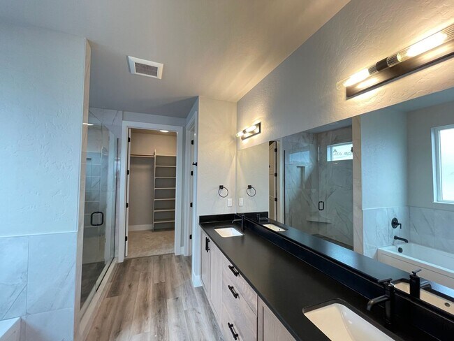 Building Photo - Newer Rathdrum Rancher