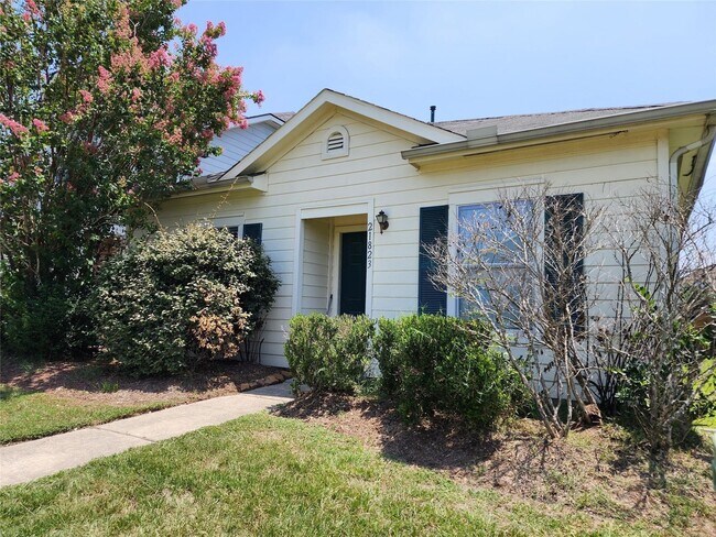 Building Photo - 21823 Grassy Hill Ln