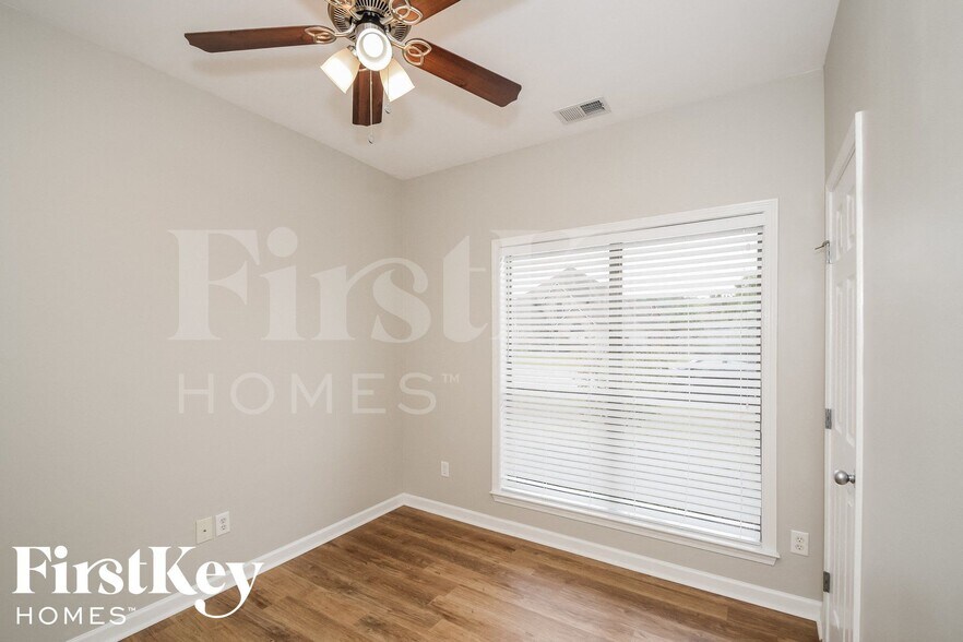 Building Photo - 5890 Forest Lakes Cove