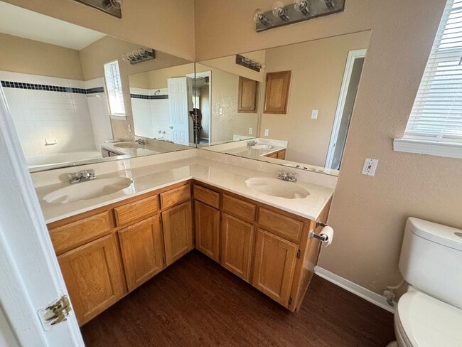 Building Photo - 4607 Shumard Dr