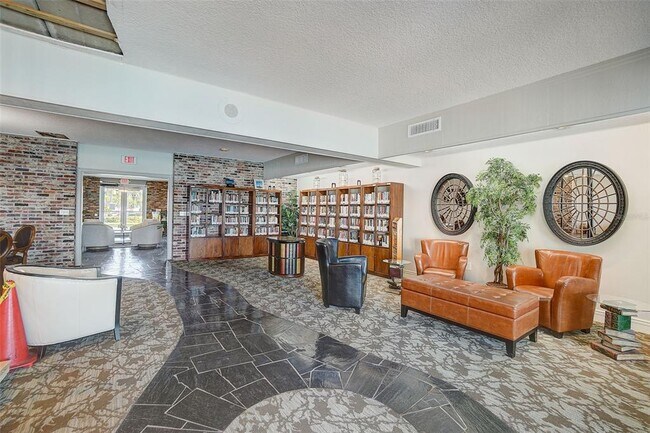 Building Photo - 5108 Brittany Dr S