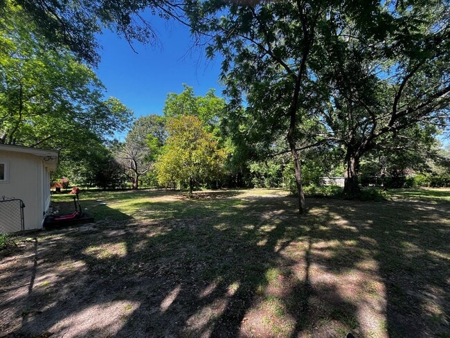 Building Photo - Private 2 Bed, 2 Bath Home on Acreage – 10...