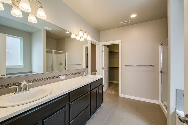 Building Photo - Close to Micron!  5 Bedroom 3 Full Baths -...