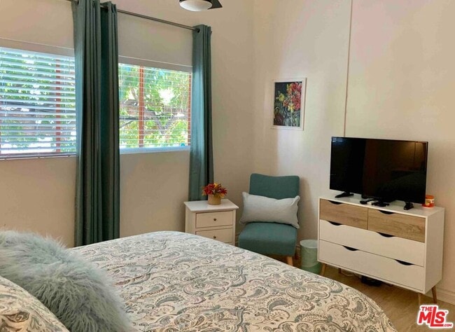 Building Photo - 1152 N Ogden Dr