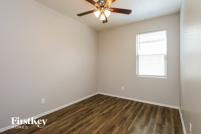 Building Photo - 11427 E Wallflower Ln