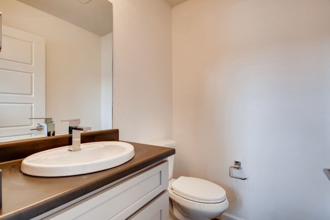 Building Photo - 3 Bedroom Townhomes For Rent