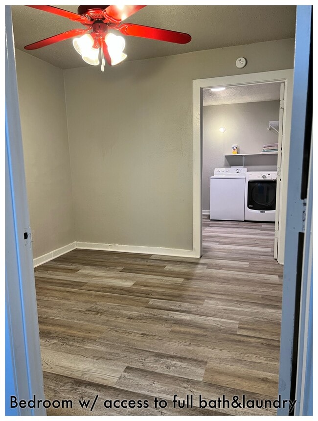 Building Photo - 1001 Main St