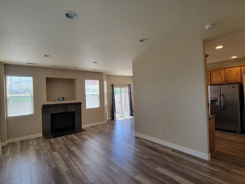 Building Photo - 4937 Atala Way