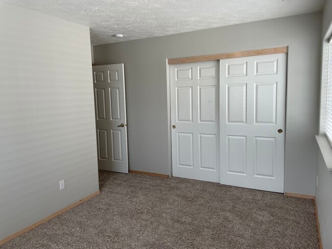 Building Photo - 15083 SE Oregon Trail Dr