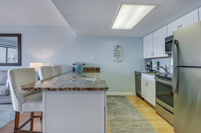 Building Photo - 260 Southbay Dr