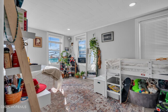 Building Photo - 1076 Ocean Ave