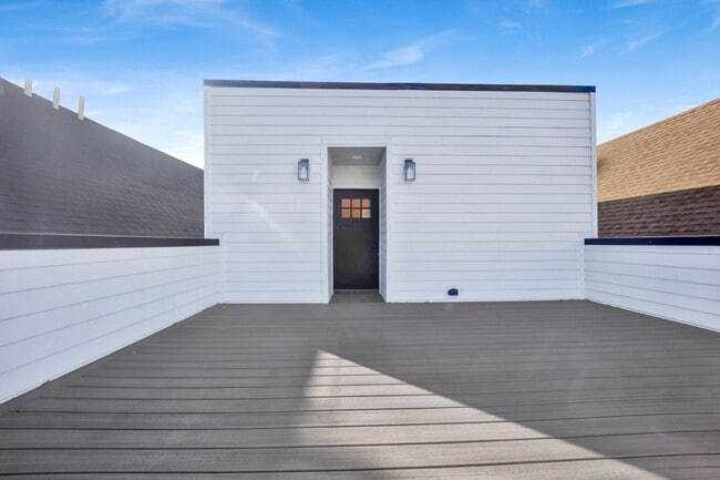 Building Photo - 2750 W Francis Pl