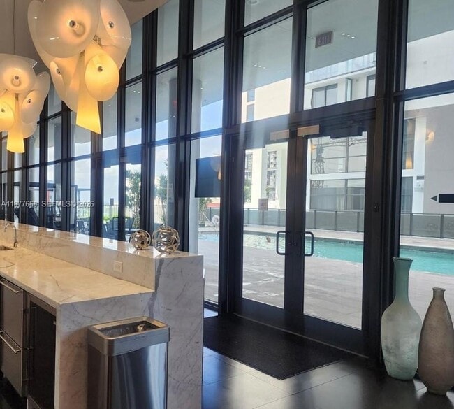 Building Photo - 1600 NE 1st Ave