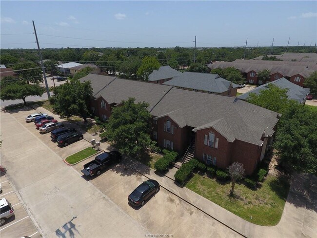 Primary Photo - 905 Balcones Dr
