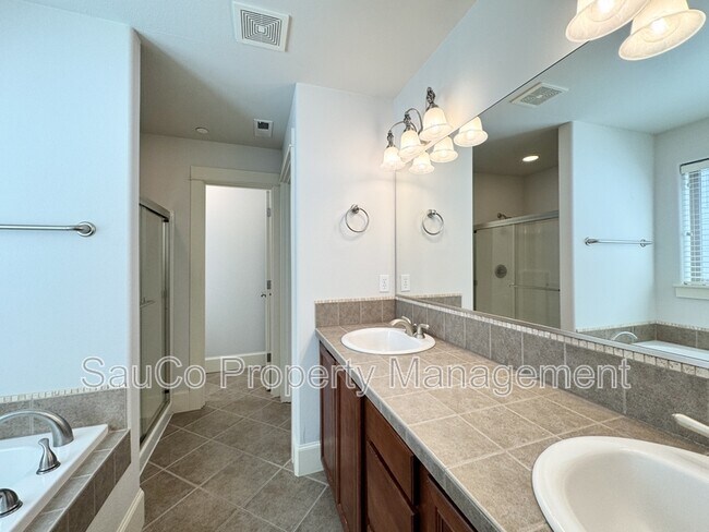 Building Photo - 11347 NW Kimble Ct