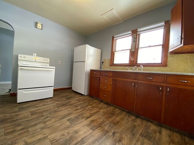 Building Photo - Studio Apartment in Dowagiac