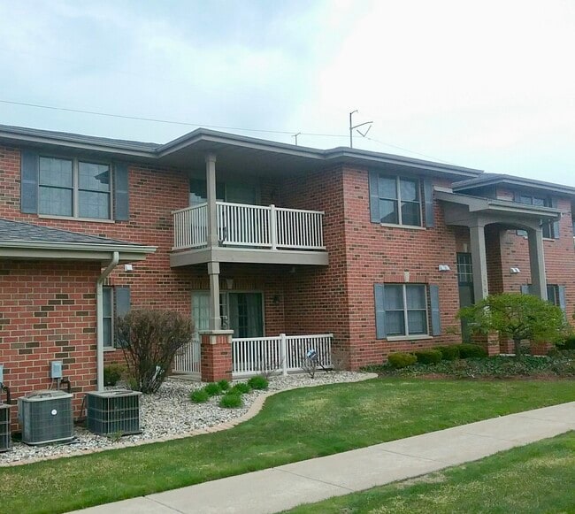 Building Photo - 636 Cambridge Ct