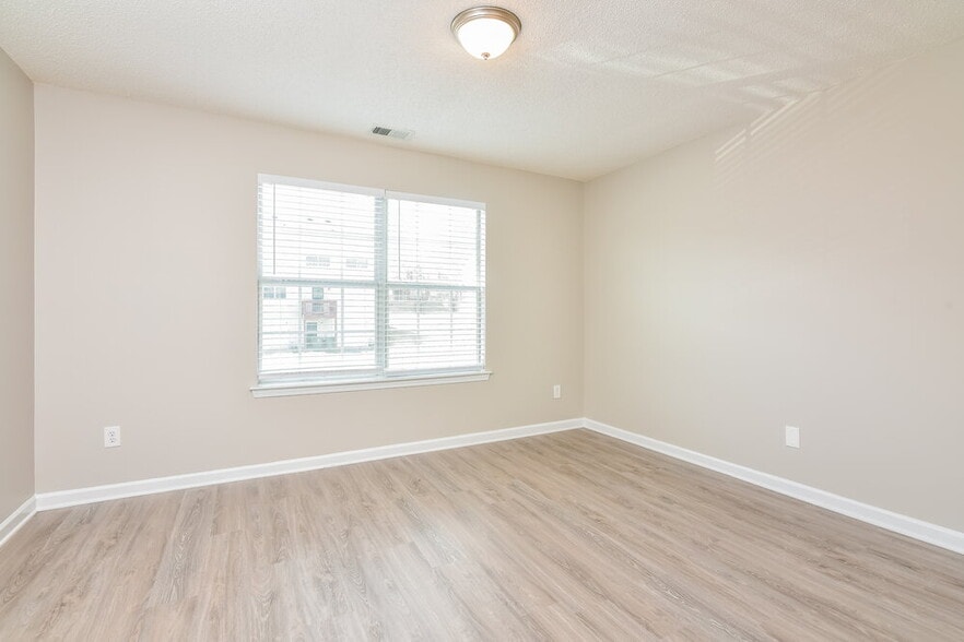 Building Photo - 206 Odyssey Turn NW