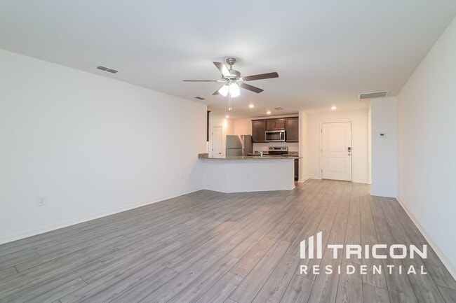 Building Photo - 2045 Amber Sweet Cir