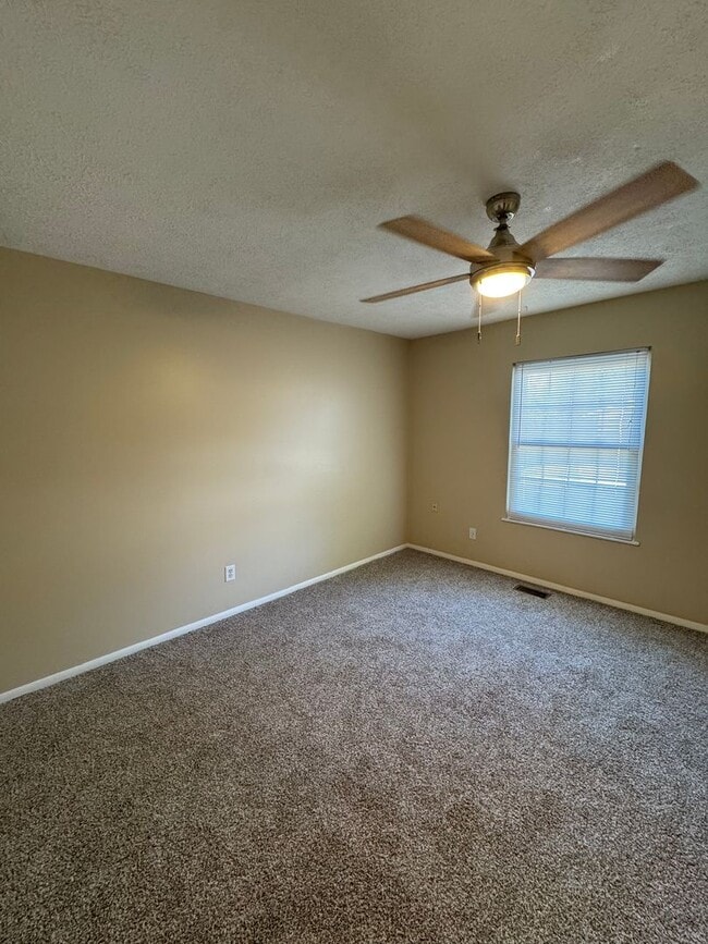 Building Photo - Pike Twp - 3 BR