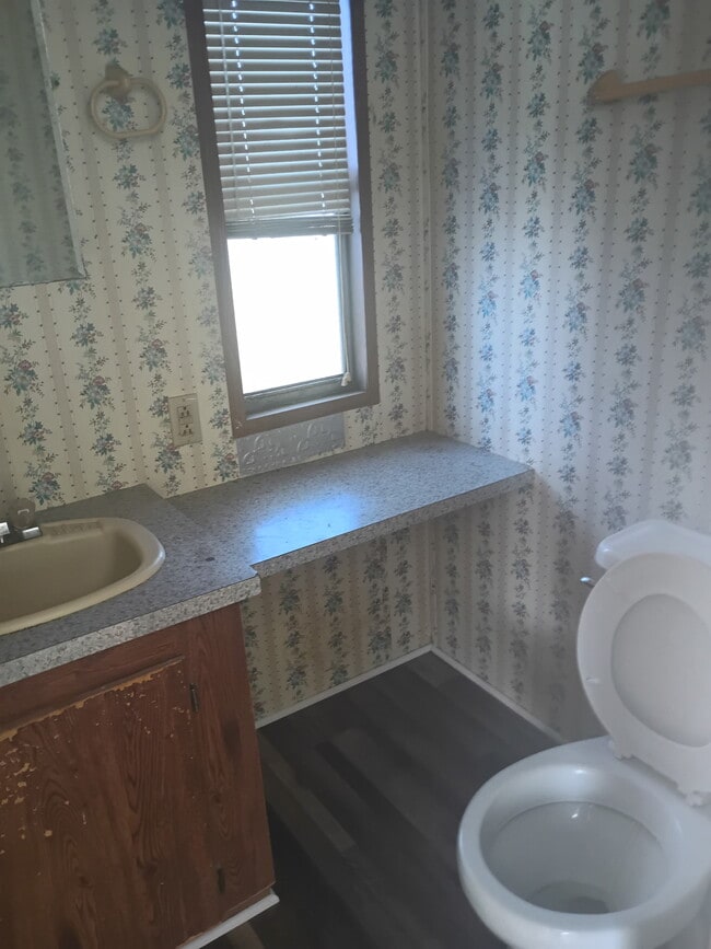 Building Photo - 4-144 Basden Rd