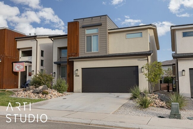 Primary Photo - Amazing 4 bed | 2 1/2 bath | 2 car garage ...