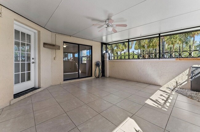 Building Photo - 3 Uno Lago Dr