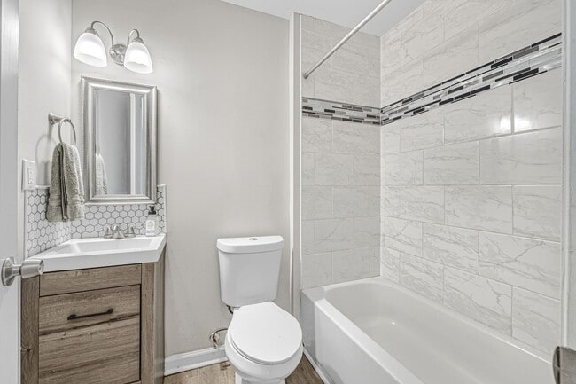 Building Photo - 2601 Bristol Pl