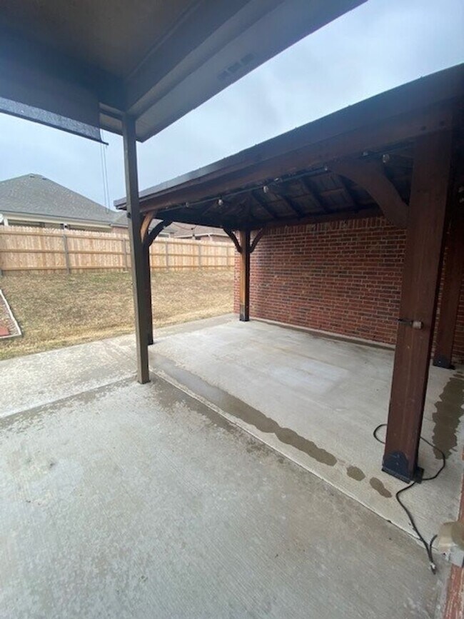 Building Photo - Spacious 4 Bed | 2 Bath | Large backyard | Bixby