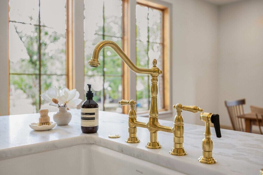 Building Photo - 501 NW B St