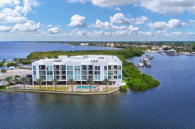 Building Photo - 1375 Beach Rd