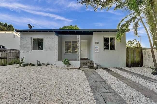 Building Photo - 170 NW 46th St