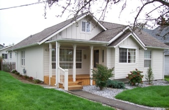 Building Photo - STATUS:RENTED-| R122 | $1795