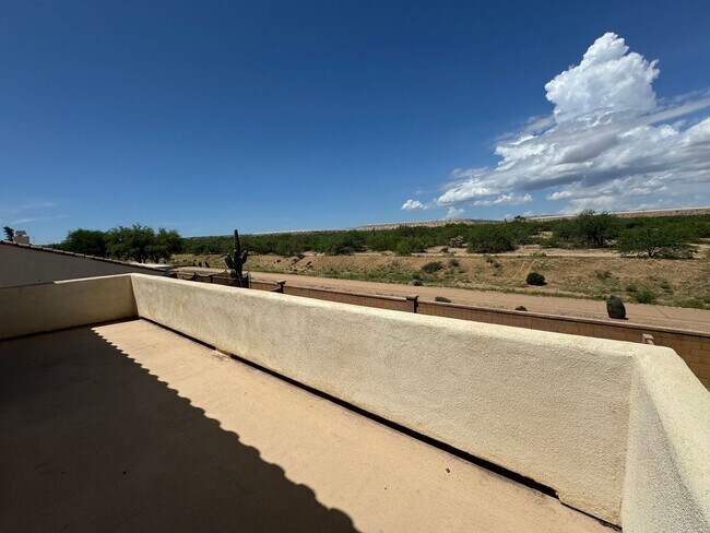 Building Photo - 4 Bedroom - 2.5 Bath - 2485 Sq. Ft - Sahuarita