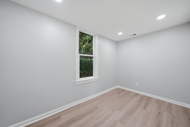 Building Photo - 1624 S 59th Ct