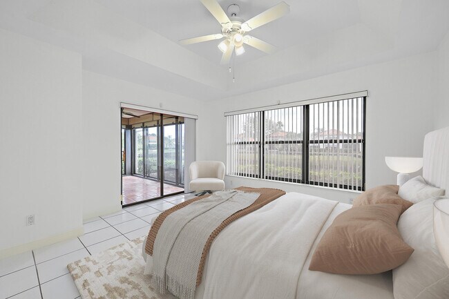 Building Photo - 2735 SW Mariposa Cir