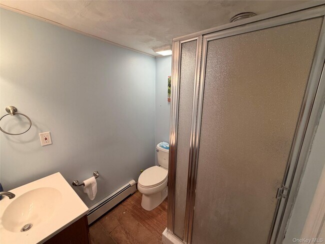 Building Photo - 8 Tobi Ln