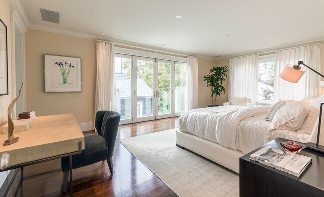 Building Photo - 119 Malibu Colony Rd