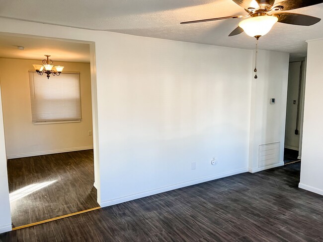 Building Photo - 3217 Niagara St